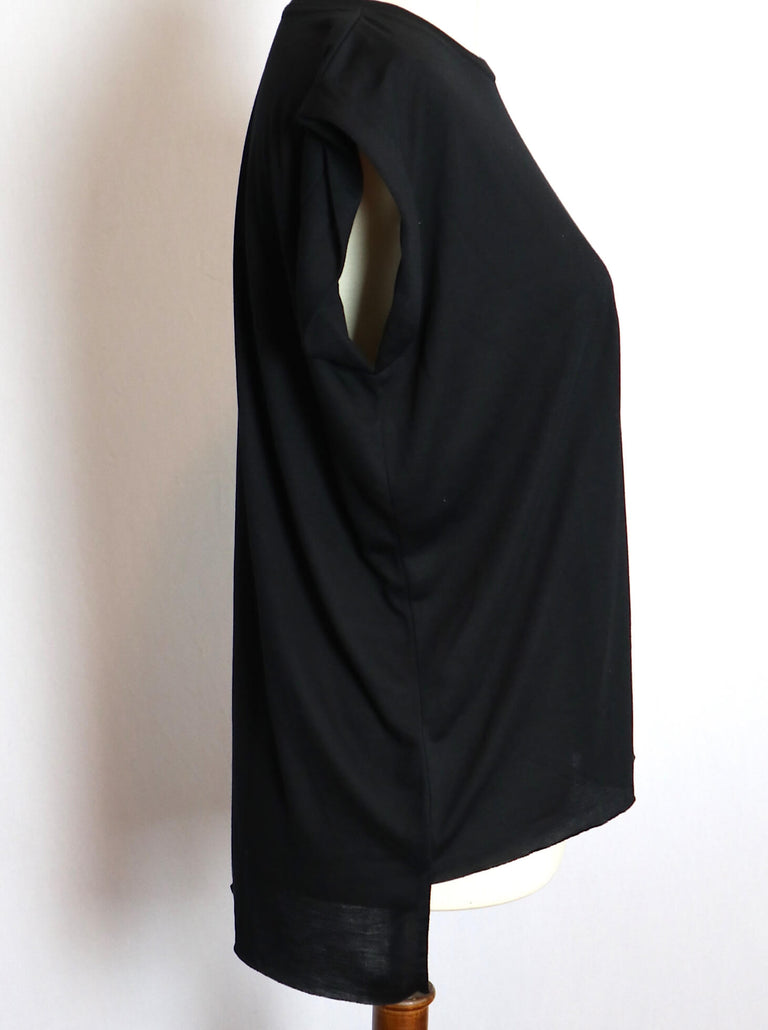 BE YOUNIQUE Embroidered Flowy Muscle T-Shirt with Rolled Cuff-Black