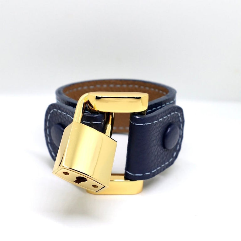 Leather Lock Bracelet Plain Navy